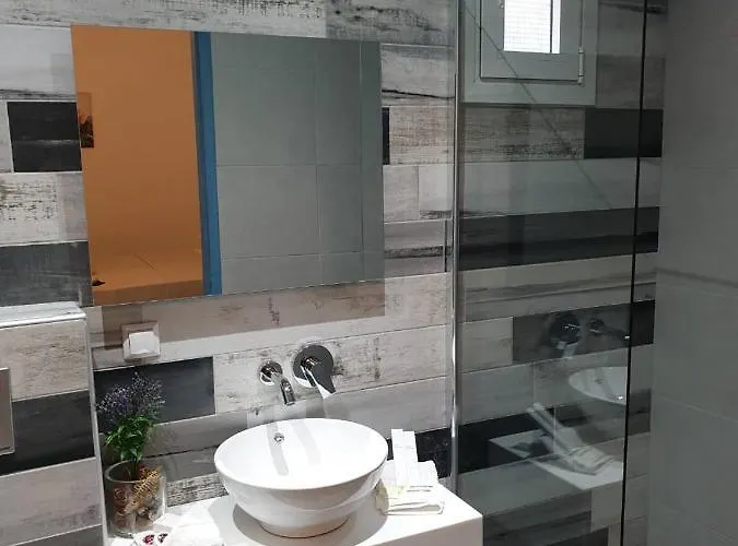 V-suites 2 Daire Potos